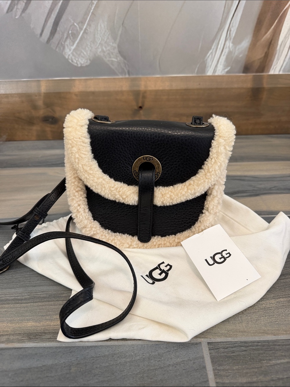UGG Heritage Black Crossbody Bag with Cream Shearling Trim leather new